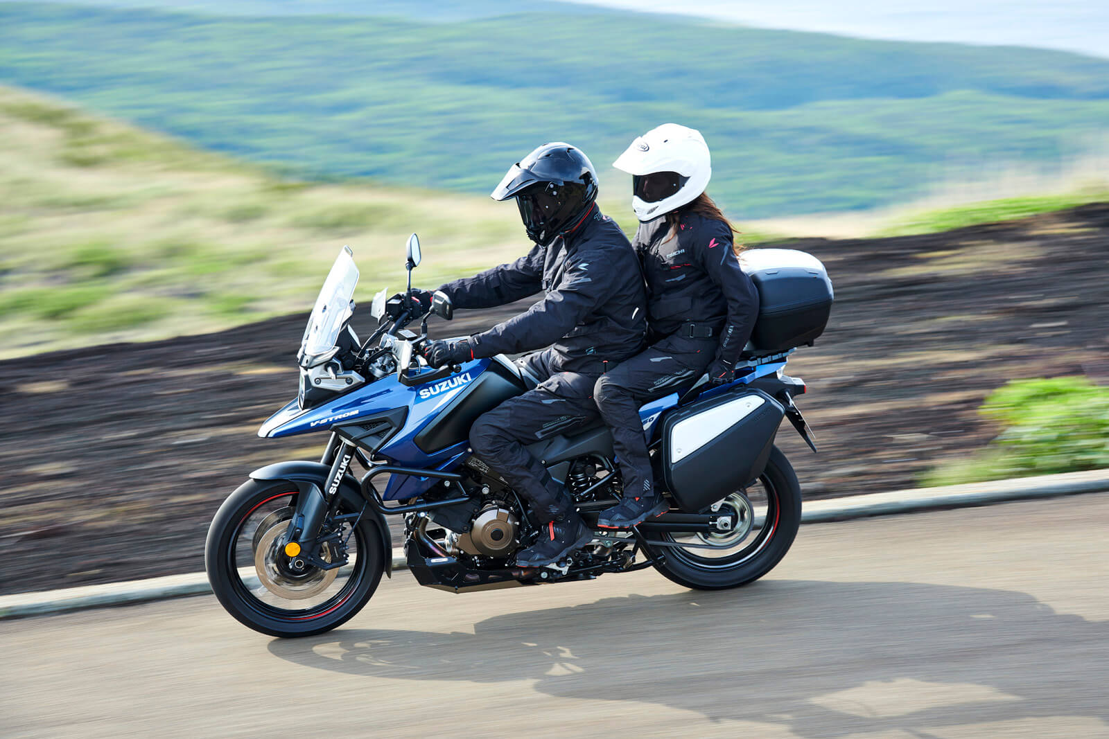 DL1050RR_RJM3_action_79